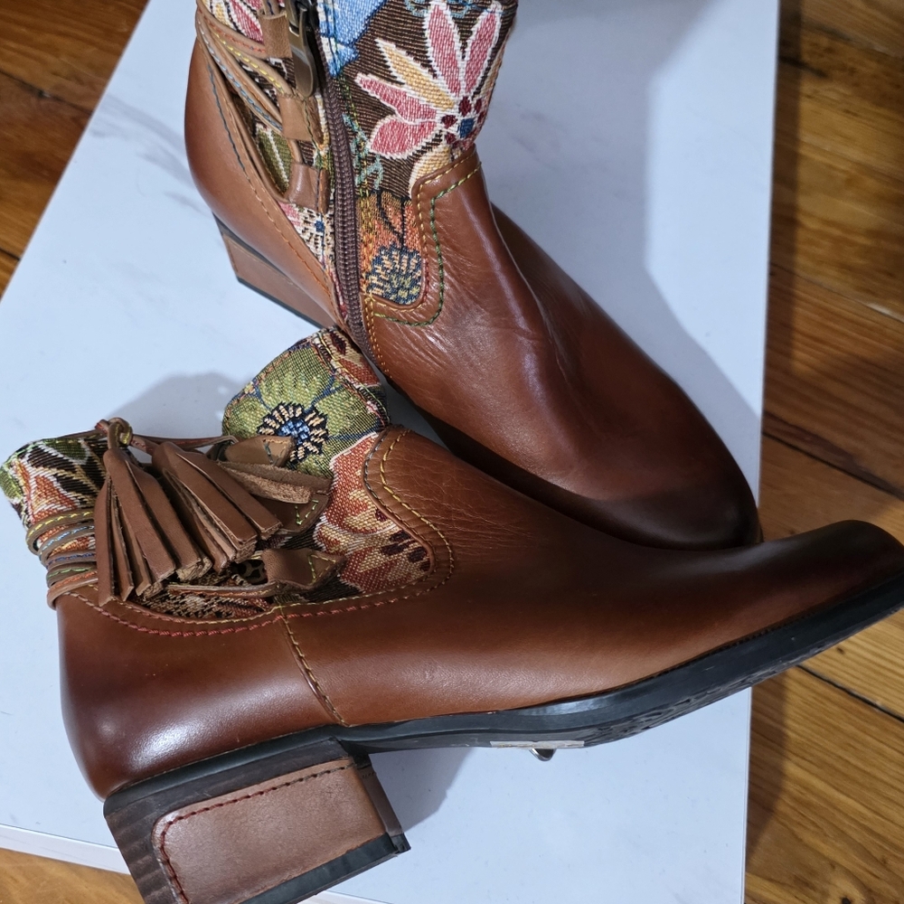 L'ARTISTE Vintage Brown Leather Ankle Boots  Boho Accents Sz 37 7 - Picture 4 of 7
